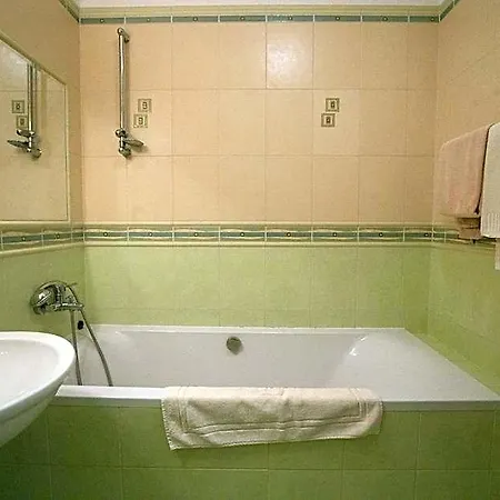Hotel Dominika 3*